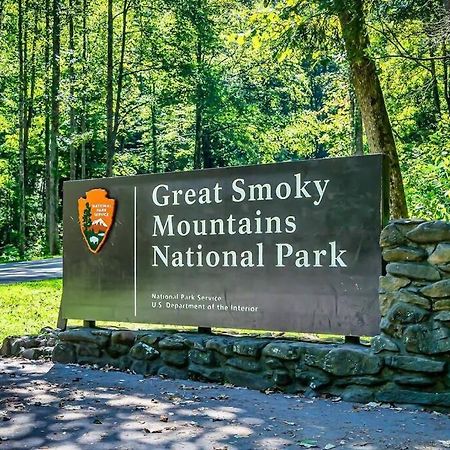 Breathtaking Views Of The Smokies, 3 Mins To Gatlinburg Villa Dış mekan fotoğraf