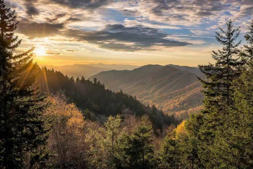Breathtaking Views Of The Smokies, 3 Mins To Gatlinburg Villa Dış mekan fotoğraf