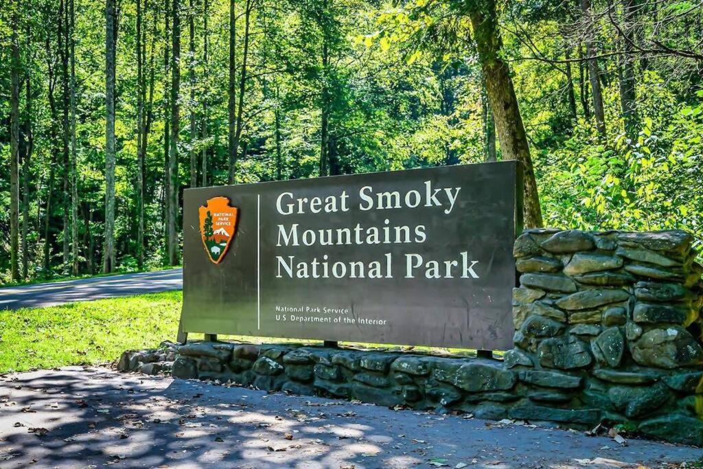 Breathtaking Views Of The Smokies, 3 Mins To Gatlinburg Villa Dış mekan fotoğraf